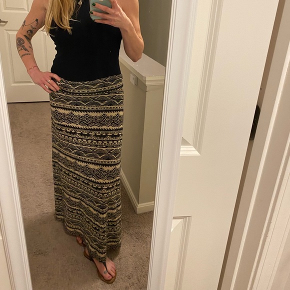 American Rag long skirt, tan color w black design. - Picture 2 of 6